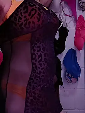 Snapshot of Mshizzle12 chatting on October 2025 09:16:01 PM Mshizzle12 online show from October 2025 09:16:01 PM