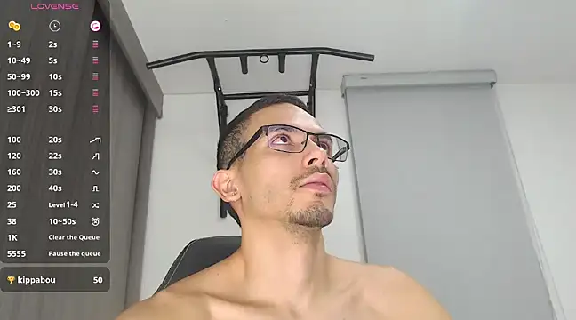 Snapshot of russthiago chatting on February 2025 02:26:02 AM russthiago online show from February 2025 02:26:02 AM