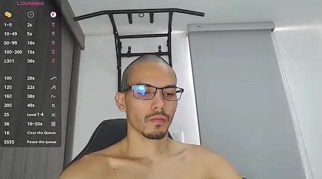 Snapshot of russthiago chatting on February 2025 02:37:01 PM russthiago online show from February 2025 02:37:01 PM