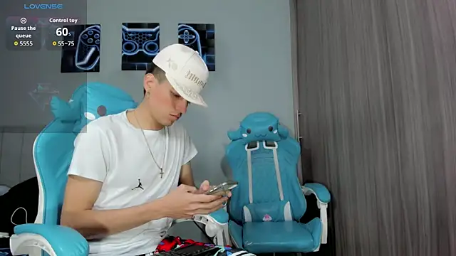 Snapshot of jake_and_joaquin chatting on October 2025 04:10:01 AM jake and joaquin online show from October 2025 04:10:01 AM