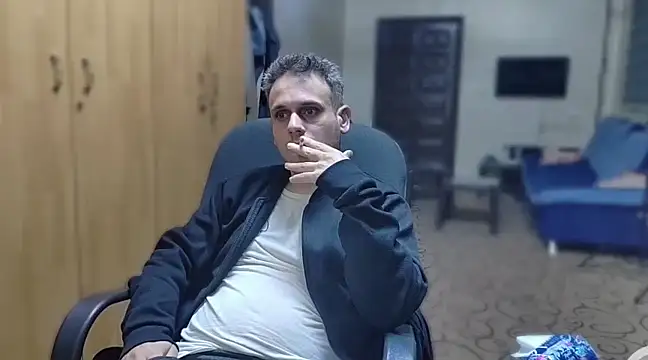 Snapshot of Arabeyes chatting on December 2024 06:50:01 PM Arabeyes online show from December 2024 06:50:01 PM