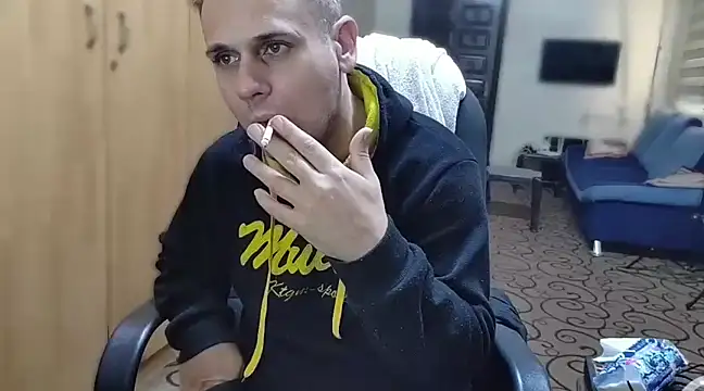 Snapshot of Arabeyes chatting on December 2024 12:35:01 PM Arabeyes online show from December 2024 12:35:01 PM