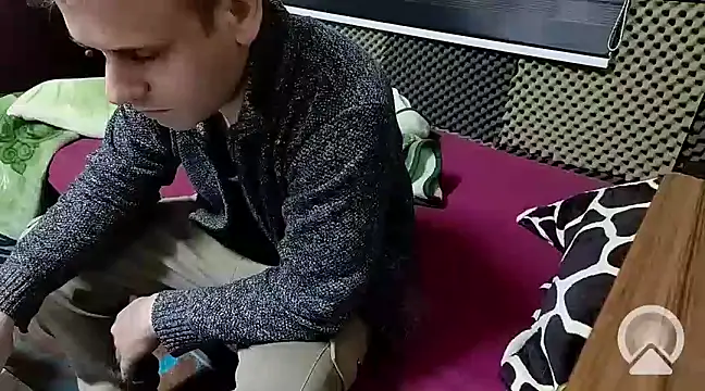 Snapshot of Arabeyes chatting on February 2025 07:56:02 PM Arabeyes online show from February 2025 07:56:02 PM