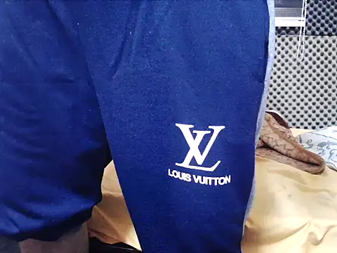 Snapshot of Arabeyes chatting on October 2025 10:27:01 AM Arabeyes online show from October 2025 10:27:01 AM