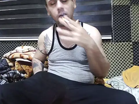 Snapshot of Arabeyes chatting on October 2025 03:45:02 AM Arabeyes online show from October 2025 03:45:02 AM