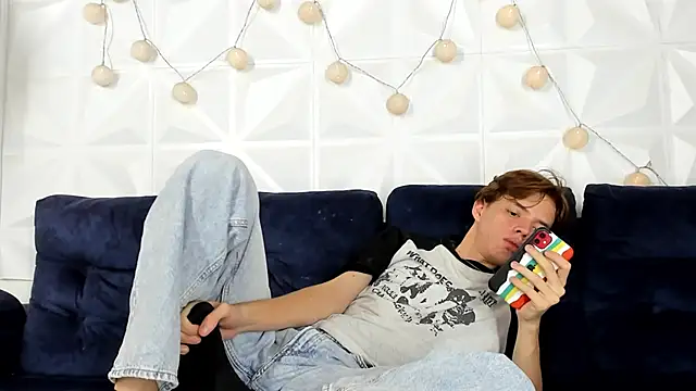 daniel hot03 online show from February 2025 09:48:01 PM