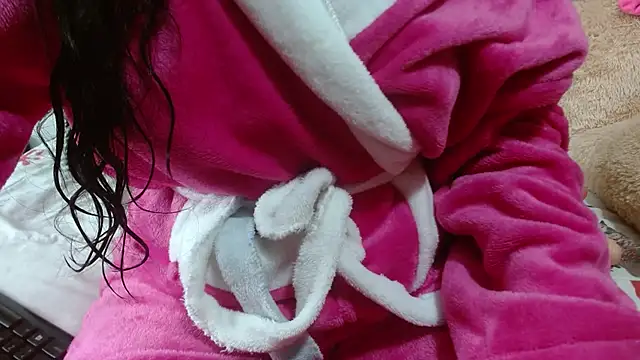 nadescomthxx online show from March 2025 05:18:01 PM