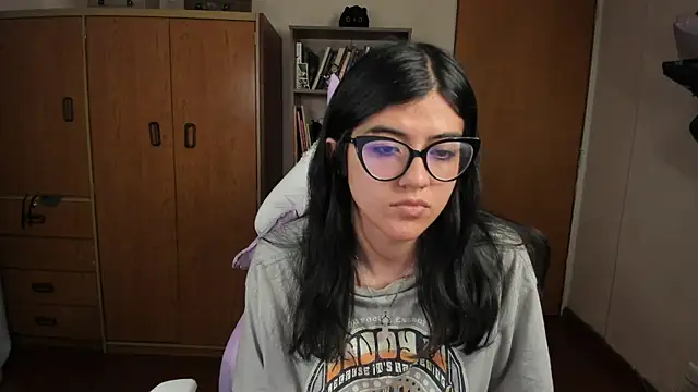 Snapshot of valerie__skyy chatting on January 2025 03:55:02 AM valerie skyy online show from January 2025 03:55:02 AM