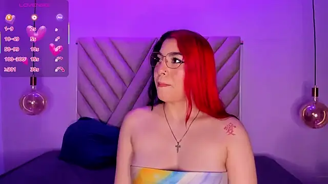 EmmaSwift  online show from October 2025 02:55:01 AM