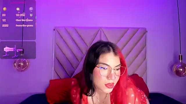 EmmaSwift  online show from October 2025 03:43:01 AM