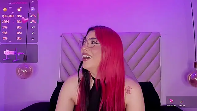 EmmaSwift  online show from November 2025 02:06:01 AM