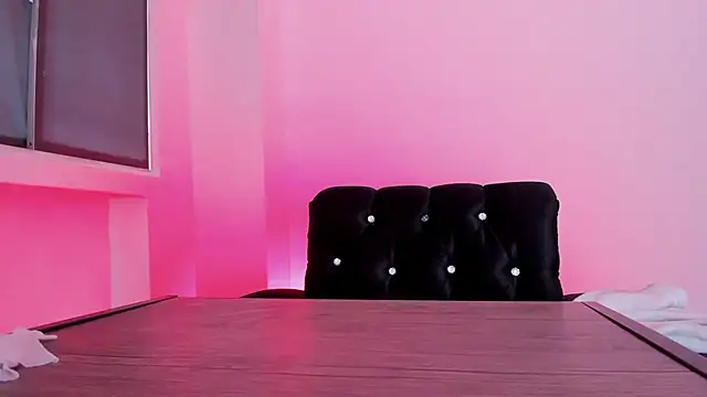 Snapshot of Mialenox chatting on February 2025 10:20:02 PM Mialenox online show from February 2025 10:20:02 PM