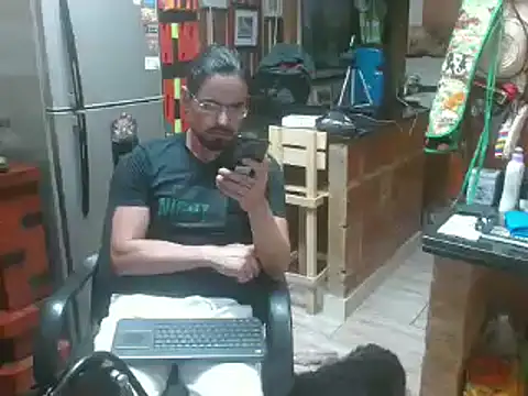 Snapshot of Dr_Pocholate84 chatting on January 2025 12:28:02 AM Dr Pocholate84 online show from January 2025 12:28:02 AM