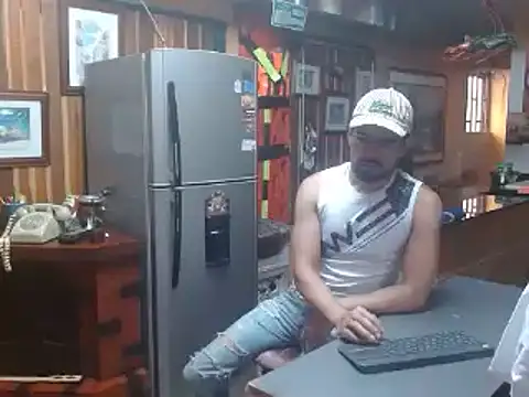 Snapshot of Dr_Pocholate84 chatting on February 2025 08:37:01 PM Dr Pocholate84 online show from February 2025 08:37:01 PM