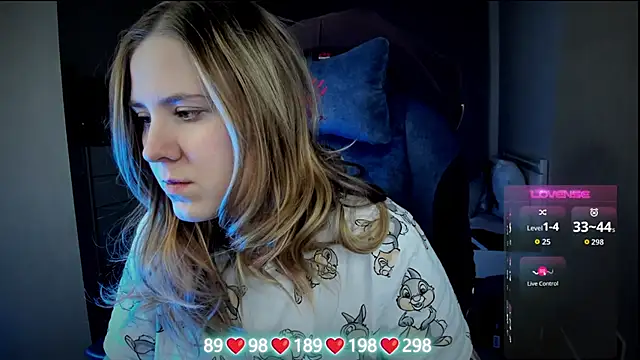 Snapshot of Olivia_Munk chatting on November 2025 04:04:01 AM Olivia Munk online show from November 2025 04:04:01 AM