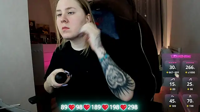 Snapshot of Olivia_Munk chatting on December 2025 03:24:02 AM Olivia Munk online show from December 2025 03:24:02 AM