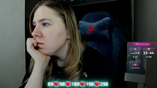 Snapshot of Olivia_Munk chatting on February 2026 03:43:01 AM Olivia Munk online show from February 2026 03:43:01 AM