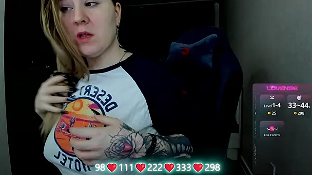 Snapshot of Olivia_Munk chatting on February 2026 05:58:02 AM Olivia Munk online show from February 2026 05:58:02 AM