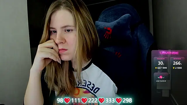 Snapshot of Olivia_Munk chatting on March 2026 03:56:02 AM Olivia Munk online show from March 2026 03:56:02 AM