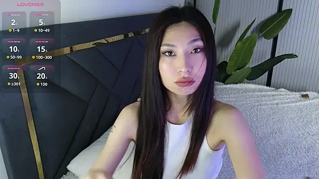 Snapshot of TrishaRey chatting on June 2026 05:09:02 AM TrishaRey online show from June 2026 05:09:02 AM