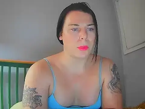 Snapshot of KevieWantsABoobJob chatting on January 2025 01:56:01 AM KevieWantsABoobJob online show from January 2025 01:56:01 AM