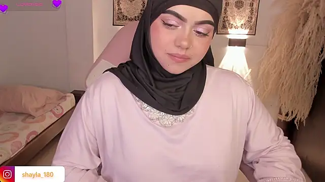 shayla 18 online show from April 2026 10:56:02 PM