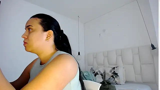 Snapshot of tiffany__pink chatting on October 2025 09:02:01 PM tiffany pink online show from October 2025 09:02:01 PM