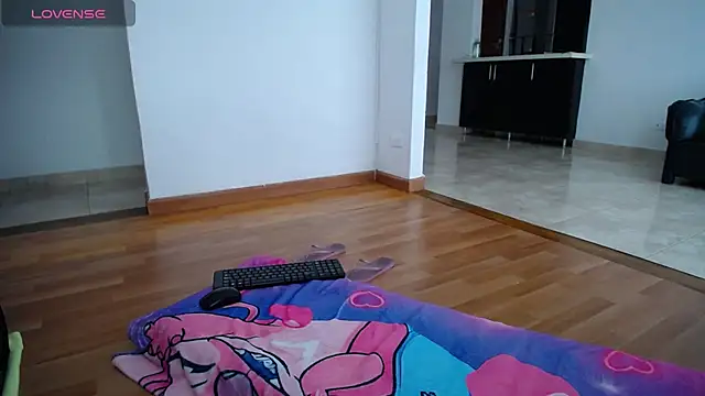 Snapshot of tiffany__pink chatting on November 2025 04:05:01 PM tiffany pink online show from November 2025 04:05:01 PM