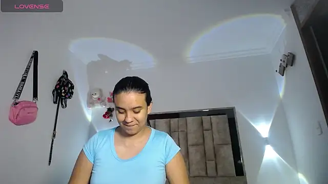 Snapshot of tiffany__pink chatting on November 2025 10:04:02 PM tiffany pink online show from November 2025 10:04:02 PM