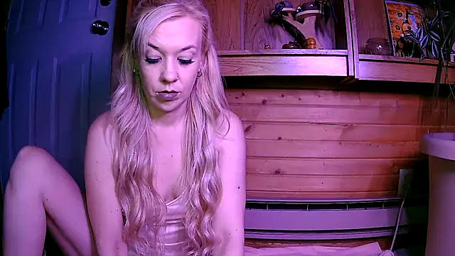 Snapshot of lyra_rose chatting on March 2025 05:36:01 AM lyra rose online show from March 2025 05:36:01 AM