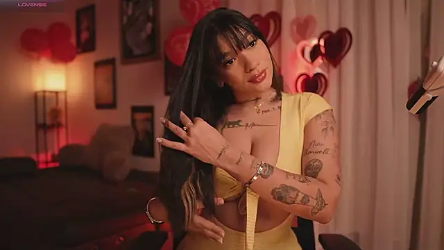 HannahW  online show from February 2026 09:59:02 PM