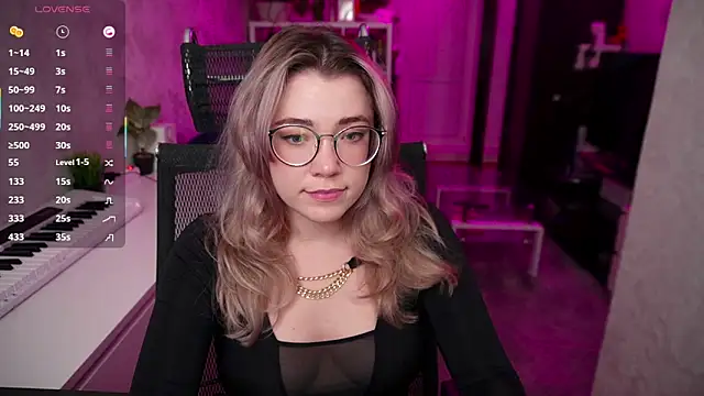 Snapshot of RemyCute chatting on September 2025 08:10:01 PM RemyCute online show from September 2025 08:10:01 PM