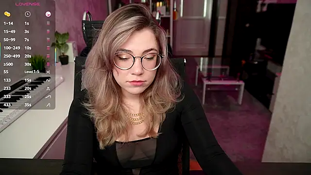 Snapshot of RemyCute chatting on October 2025 12:03:01 PM RemyCute online show from October 2025 12:03:01 PM