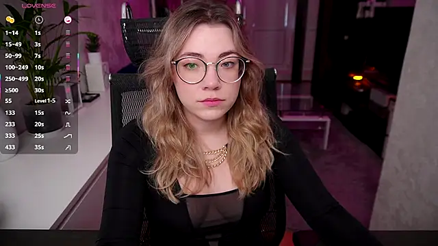 Snapshot of RemyCute chatting on October 2025 01:45:02 PM RemyCute online show from October 2025 01:45:02 PM