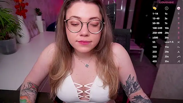 RemyCute online show from May 2026 01:38:02 PM