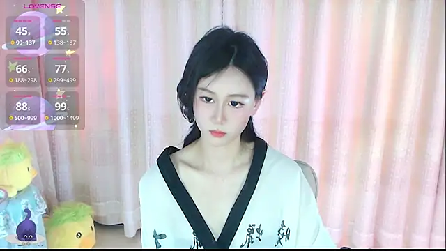 Aimee-520 online show from April 2026 01:52:01 AM