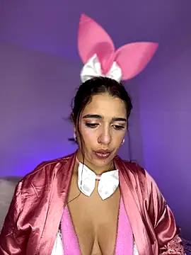 Alicia Ruiz online show from October 2025 05:03:01 PM