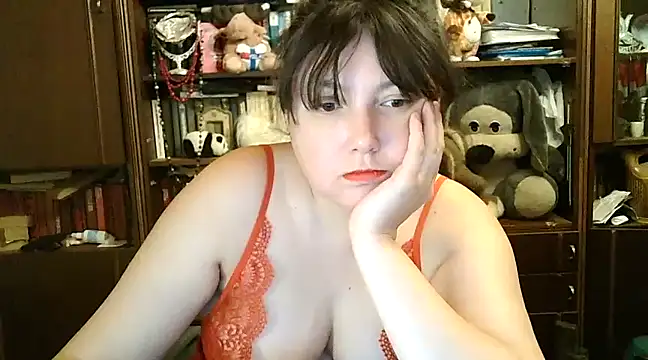 Snapshot of CarrieQPeach chatting on December 2024 07:04:02 PM CarrieQPeach online show from December 2024 07:04:02 PM