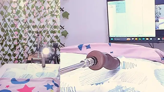 Aleska James online show from October 2025 12:35:02 PM