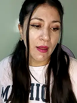 Snapshot of nammy__dirtyhott chatting on November 2025 01:33:02 PM nammy dirtyhott online show from November 2025 01:33:02 PM