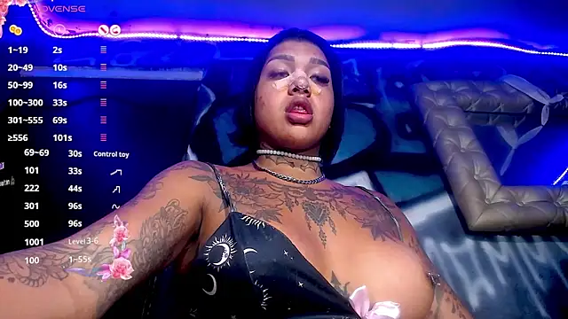 IsabellBigtitsxx online show from February 2026 09:44:02 PM