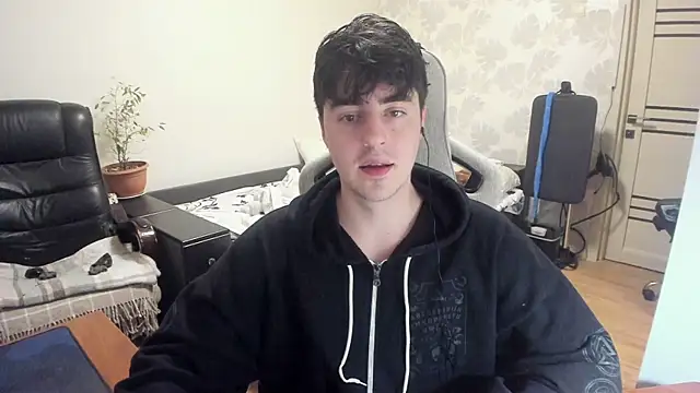 Snapshot of Knuckles17 chatting on December 2025 12:15:01 AM Knuckles17 online show from December 2025 12:15:01 AM