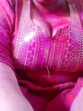 Snapshot of Seema_99 chatting on March 2025 04:54:02 AM Seema 99 online show from March 2025 04:54:02 AM