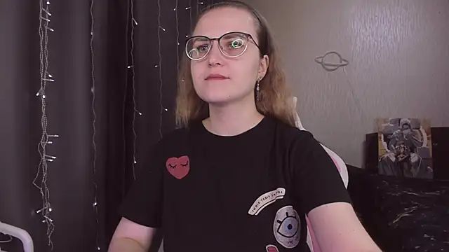 MissBrightShine online show from December 2025 10:42:01 AM