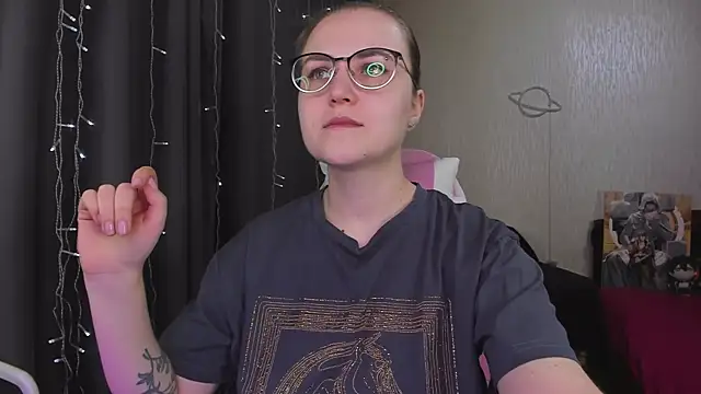 MissBrightShine online show from February 2026 10:59:01 AM