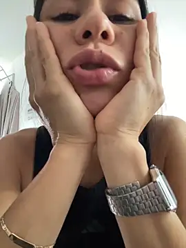 Snapshot of dominantandsubmissiveshow chatting on November 2025 08:27:02 PM dominantandsubmissiveshow online show from November 2025 08:27:02 PM