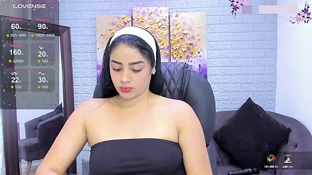 Paula Desousa online show from February 2025 07:41:01 PM