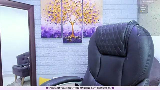 Paula Desousa online show from November 2025 07:36:01 PM