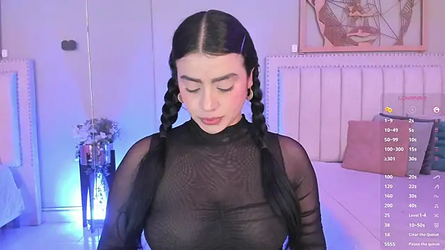 Paula Desousa online show from May 2026 07:31:01 PM