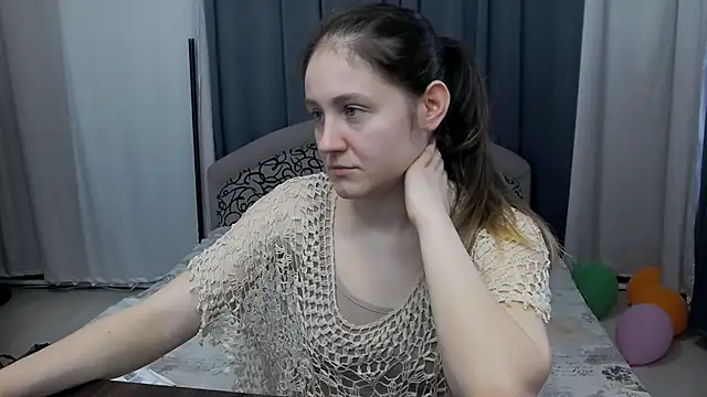 Holliy Cooper online show from April 2026 09:07:01 AM